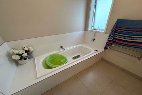 Photo of property in 17 Rothesay Bay Road, Rothesay Bay, Auckland, 0630