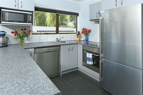 Photo of property in 5 Coey Place, Glen Eden, Auckland, 0602