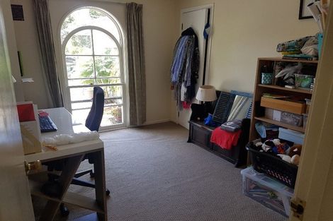Photo of property in 8 Himalaya Drive, Half Moon Bay, Auckland, 2012