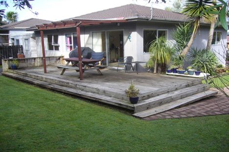 Photo of property in 2/21 Birman Close, Half Moon Bay, Auckland, 2012