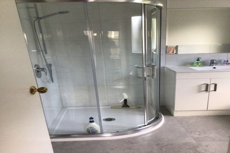 Photo of property in 2/11 Gloria Avenue, Te Atatu Peninsula, Auckland, 0610