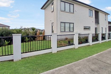 Photo of property in 50 Cloonlyon Drive, Flat Bush, Auckland, 2019