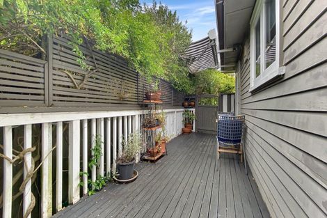 Photo of property in 86 Sylvan Crescent, Te Atatu South, Auckland, 0610