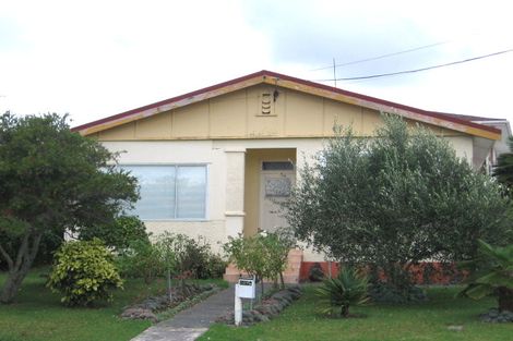 Photo of property in 107 Mcleod Road, Te Atatu South, Auckland, 0610