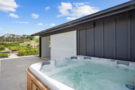 Photo of property in 438 Oaia Road, Muriwai, Waimauku, 0881