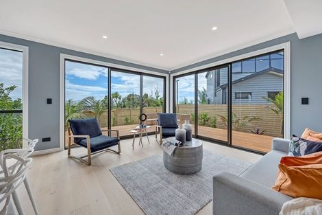 Photo of property in 2 Taku Close, Long Bay, Auckland, 0630