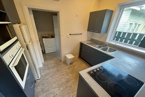 Photo of property in 77 Houghton Bay Road, Houghton Bay, Wellington, 6023