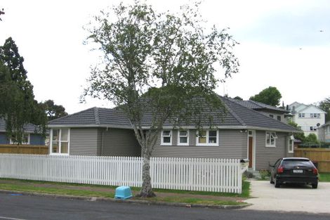 Photo of property in 24 Margate Road, Blockhouse Bay, Auckland, 0600