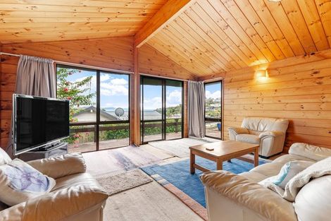 Photo of property in 2/25 Beach Road, Manly, Whangaparaoa, 0930
