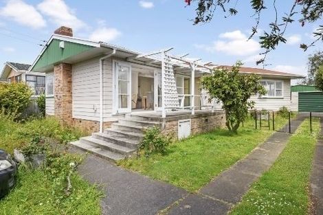 Photo of property in 16 Hollinbrigg Place, Manurewa, Auckland, 2102