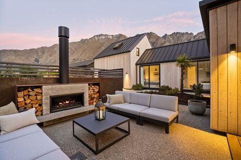 Photo of property in 1 Torridon Court, Jacks Point, Queenstown, 9371