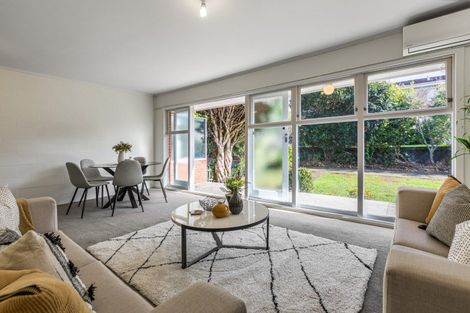 Photo of property in 2/39 Tawhiri Road, One Tree Hill, Auckland, 1061