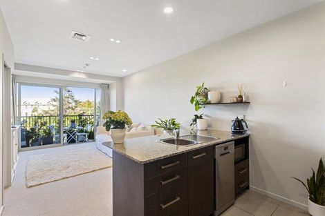 Photo of property in Shoal Haven Apartments, 408a/130 Anzac Street, Takapuna, Auckland, 0622