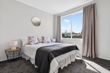 Photo of property in 7 Hinton Place, Weymouth, Auckland, 2103