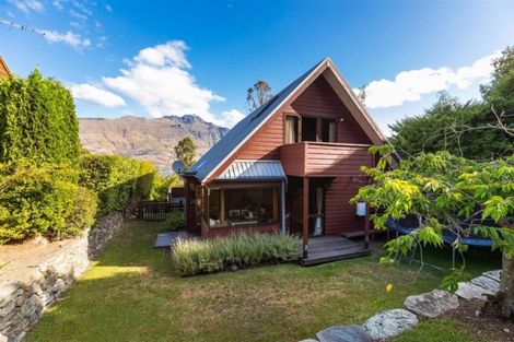 Photo of property in 36 Arawata Terrace, Sunshine Bay, Queenstown, 9300