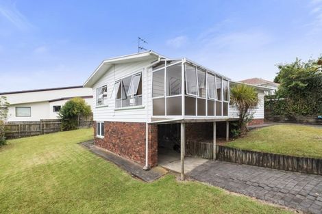 Photo of property in 1/5 Tirimoana Road, Te Atatu South, Auckland, 0602