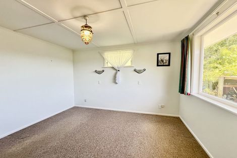 Photo of property in 18 Deller Grove, Silverstream, Upper Hutt, 5019