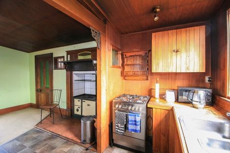 Photo of property in 236 Marine Parade, Bluff, 9814