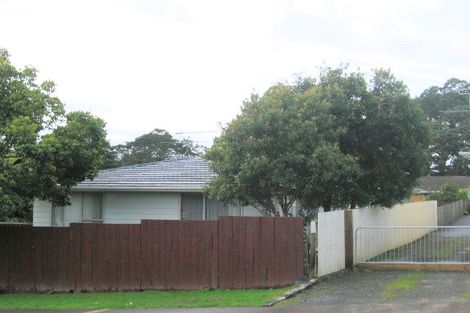 Photo of property in 1/50 Reynella Drive, Massey, Auckland, 0614