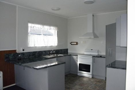 Photo of property in 17 Grange Street, Winton, 9720