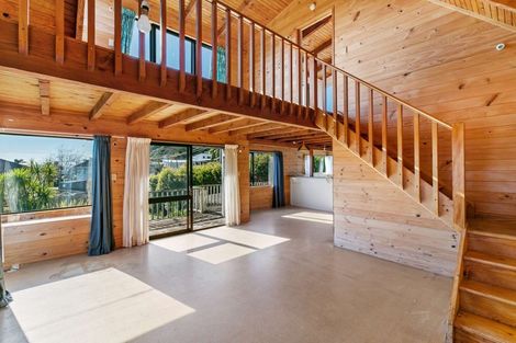 Photo of property in 46 De Luen Avenue, Tindalls Beach, Whangaparaoa, 0930