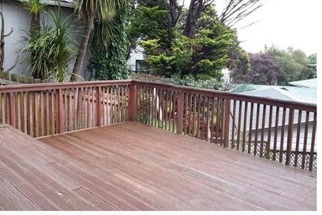 Photo of property in 2/390 Glenfield Road, Glenfield, Auckland, 0629