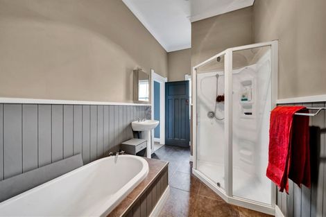 Photo of property in 335 Glover Road, Hawera, 4675