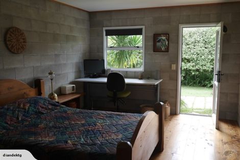 Photo of property in 163 Ocean Beach Road, Tairua, 3508
