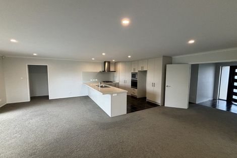 Photo of property in 74 Fernbrook Drive, Hurworth, New Plymouth, 4310