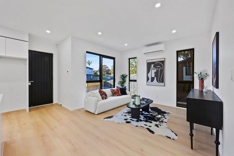 Photo of property in 13b Meadway, Sunnyhills, Auckland, 2010