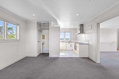Photo of property in 81 Tiri Road, Tindalls Beach, Whangaparaoa, 0930