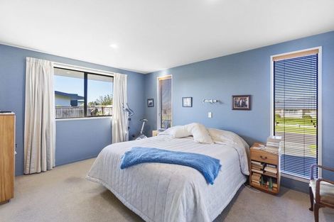 Photo of property in 56 Cairns Crescent, Rototuna, Hamilton, 3210