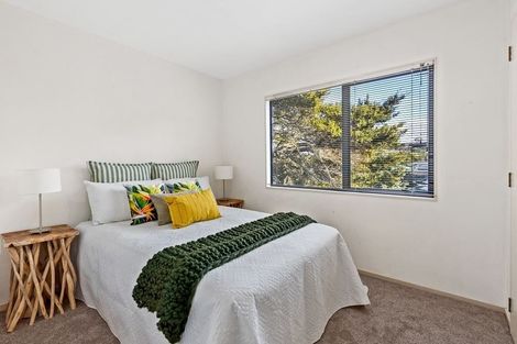 Photo of property in 2/62a Lynden Avenue, Hillcrest, Auckland, 0627