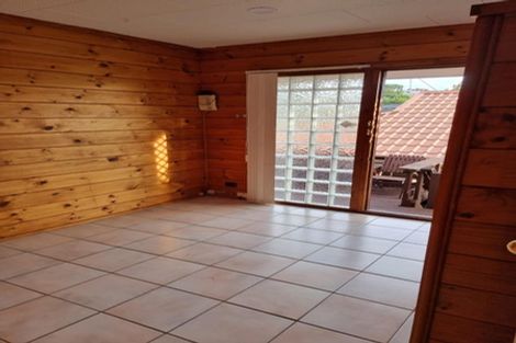 Photo of property in 56 Glennandrew Drive, Half Moon Bay, Auckland, 2012