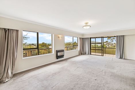 Photo of property in 1/43 Eastcliffe Road, Castor Bay, Auckland, 0620