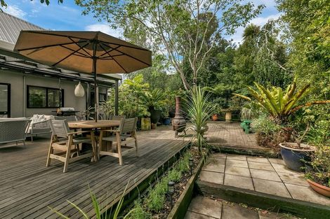 Photo of property in 1/1 Tern Place, Unsworth Heights, Auckland, 0632