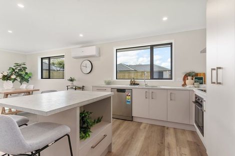 Photo of property in 37 Rhodes Street, Carterton, 5713