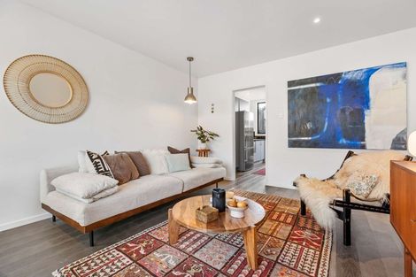 Photo of property in 3/132 Onewa Road, Northcote, Auckland, 0627