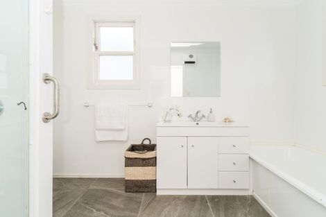 Photo of property in 193 Macandrew Road, South Dunedin, Dunedin, 9012