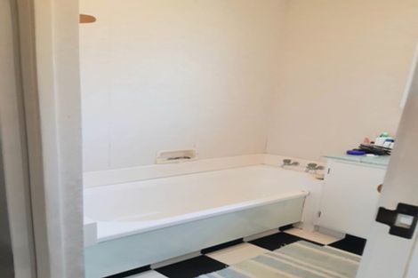 Photo of property in 7 Bardia Street, Belmont, Auckland, 0622