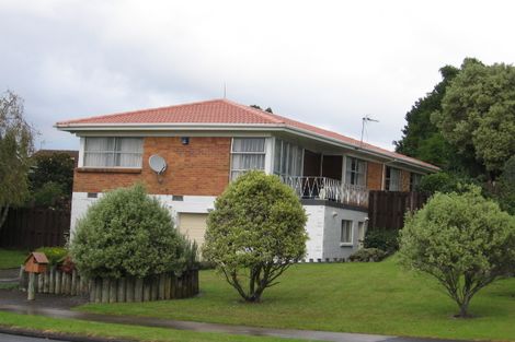 Photo of property in 7 Kurnell Drive, Botany Downs, Auckland, 2010