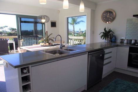 Photo of property in 30 Reo Crescent, Waihi Beach, 3611