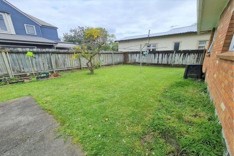 Photo of property in 42 Marne Street, Hokowhitu, Palmerston North, 4410