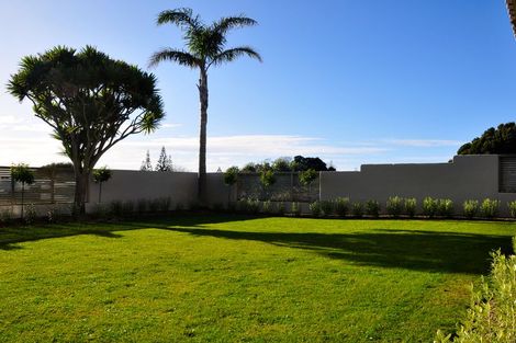 Photo of property in 30 Reo Crescent, Waihi Beach, 3611