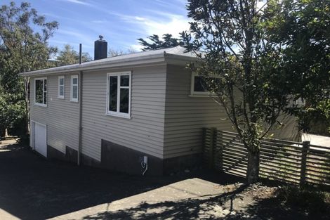 Photo of property in 60 Taylor Terrace, Tawa, Wellington, 5028