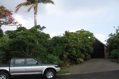 Photo of property in 8 Chip Grove, Sunnyhills, Auckland, 2010