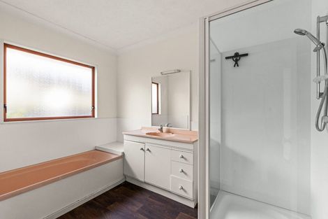 Photo of property in 16 Knightsbridge Place, Taradale, Napier, 4112