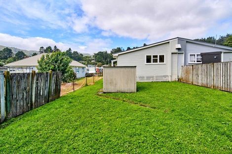 Photo of property in 24-26 Hanson Grove, Stokes Valley, Lower Hutt, 5019
