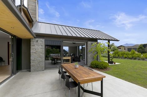 Photo of property in 11 Bretby Court, Jacks Point, Queenstown, 9371