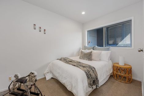 Photo of property in 1/66 Browns Bay Road, Rothesay Bay, Auckland, 0630